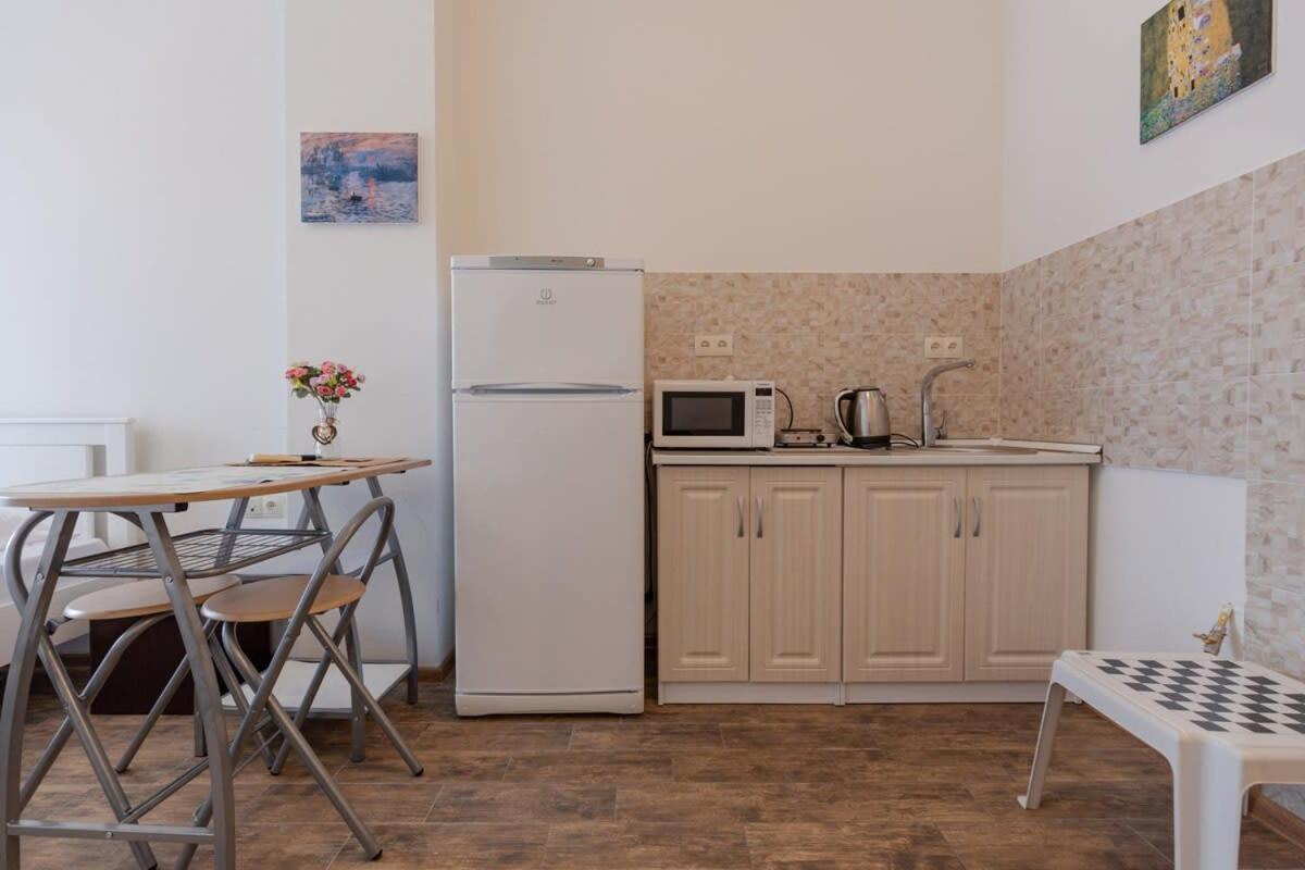 Cozy Studio Apartment In The Heart Of Batum Εξωτερικό φωτογραφία